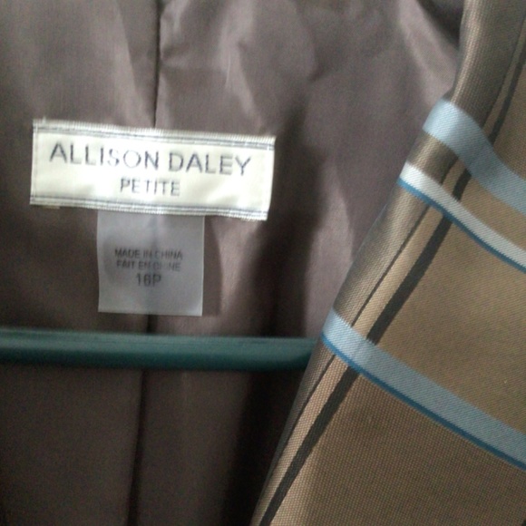 Allison Daley Jackets - Picture 2 of 2